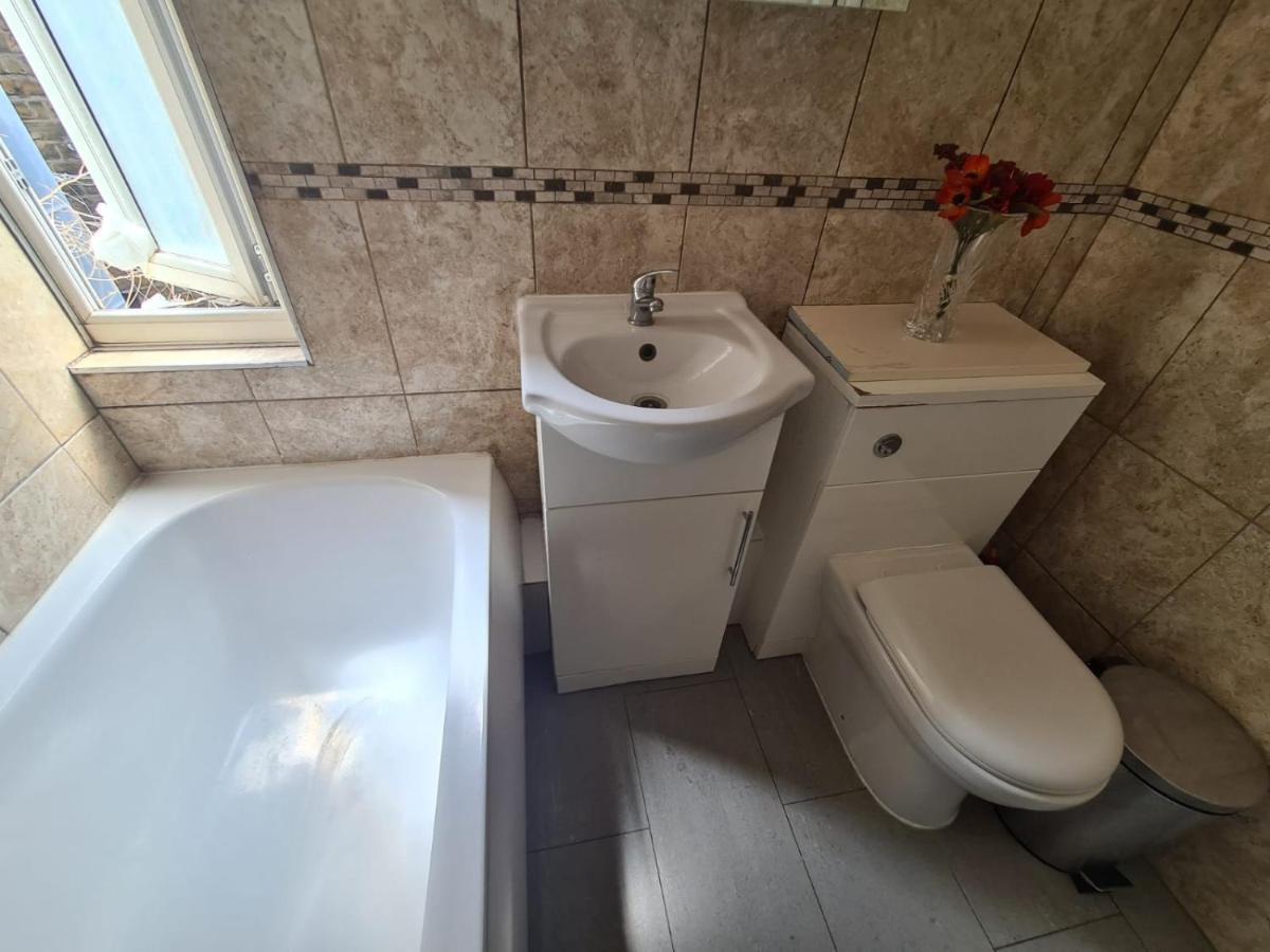 "Bright & Spacious" 3 Bedroom Flat By Kings Cross, St Pancras Station!!!!64 Londen Buitenkant foto