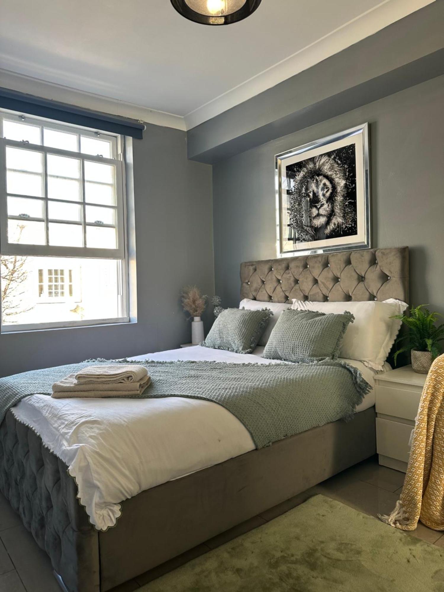"Bright & Spacious" 3 Bedroom Flat By Kings Cross, St Pancras Station!!!!64 Londen Buitenkant foto